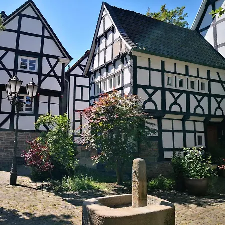 Fuenf Giebel Eck In Der Freiheit Am Ruhrtalradweg *