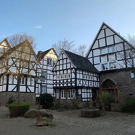 Fuenf Giebel Eck In Der Freiheit Am Ruhrtalradweg *