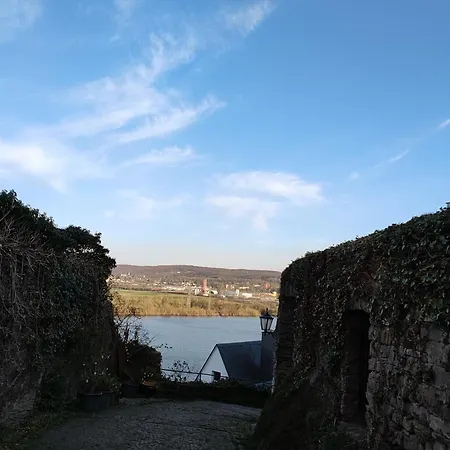Fuenf Giebel Eck In Der Freiheit Am Ruhrtalradweg *