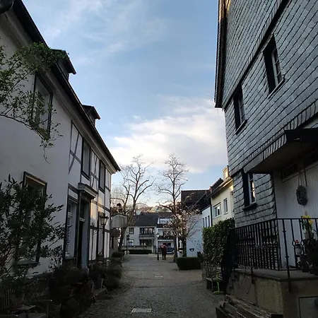 Fuenf Giebel Eck In Der Freiheit Am Ruhrtalradweg Semesterbostad