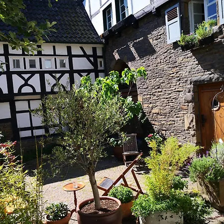 Fuenf Giebel Eck In Der Freiheit Am Ruhrtalradweg 베터