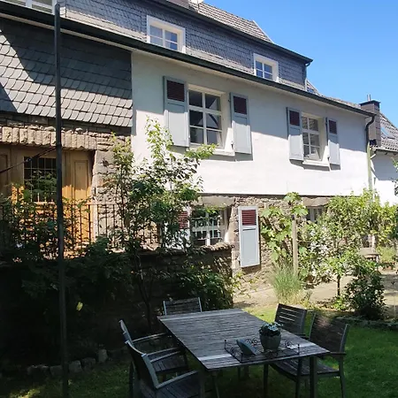 Fuenf Giebel Eck In Der Freiheit Am Ruhrtalradweg