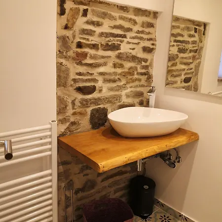 Fuenf Giebel Eck In Der Freiheit Am Ruhrtalradweg *