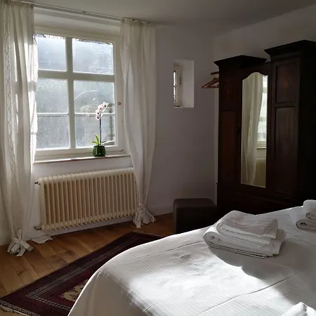 Fuenf Giebel Eck In Der Freiheit Am Ruhrtalradweg *