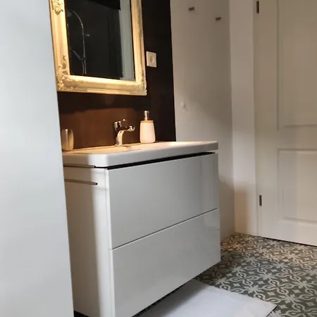 Fuenf Giebel Eck In Der Freiheit Am Ruhrtalradweg * 베터