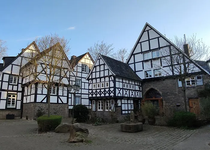 Fuenf Giebel Eck In Der Freiheit Am Ruhrtalradweg *