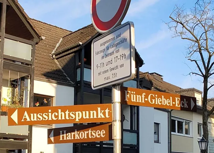 Fuenf Giebel Eck In Der Freiheit Am Ruhrtalradweg فندق ويتير