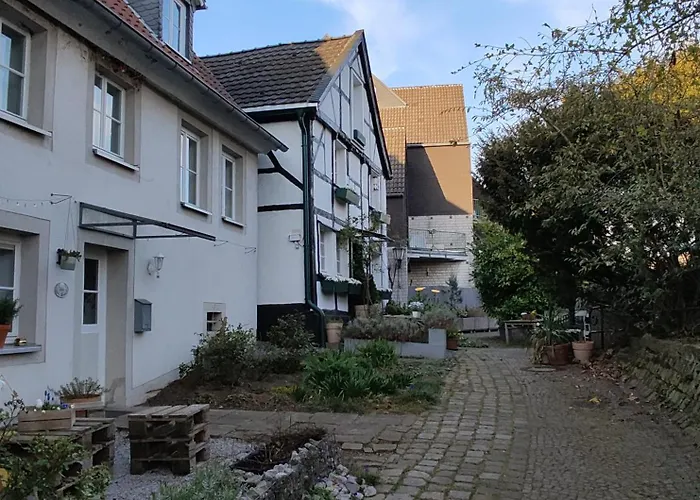 Fuenf Giebel Eck In Der Freiheit Am Ruhrtalradweg Feriehus