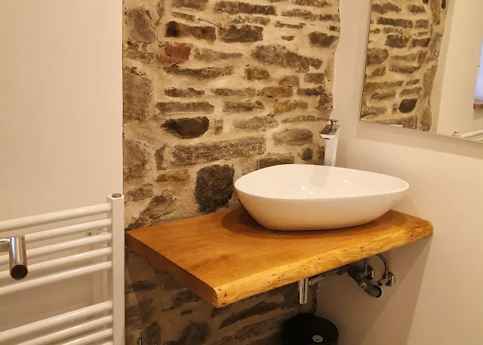 Fuenf Giebel Eck In Der Freiheit Am Ruhrtalradweg *