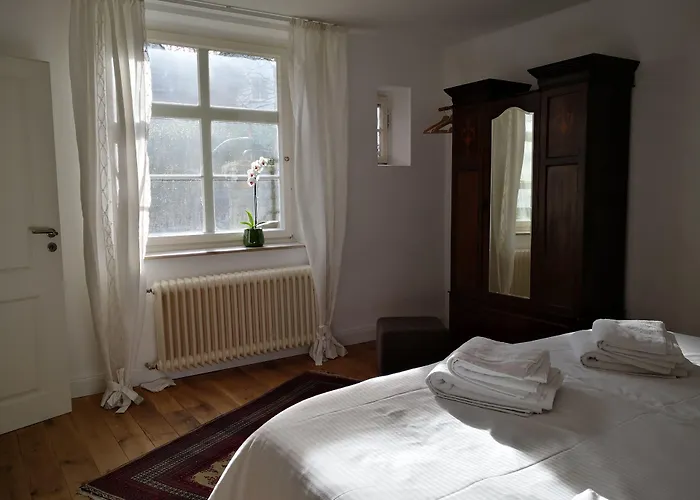 Fuenf Giebel Eck In Der Freiheit Am Ruhrtalradweg *