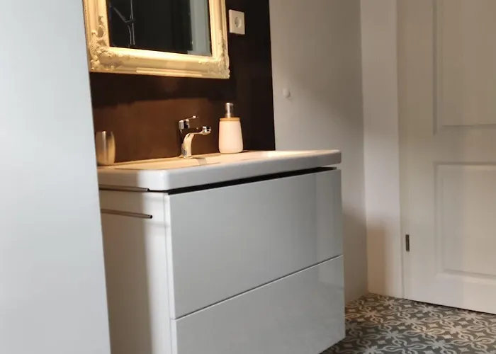 Fuenf Giebel Eck In Der Freiheit Am Ruhrtalradweg * ويتير